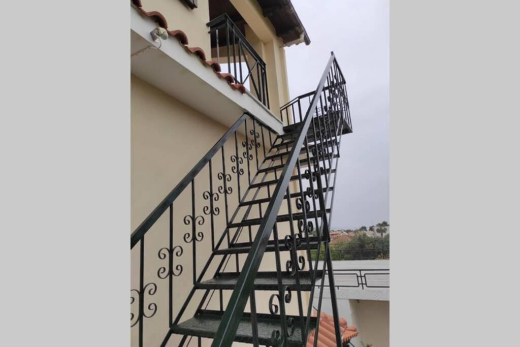 Villa Artemis Penthouse 10 Minute From National Airport Exterior foto